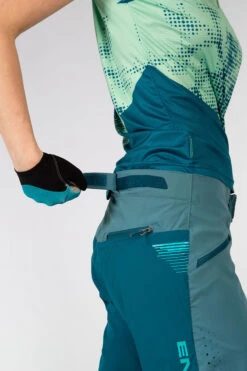 Endura Women's SingleTrack Lite Short 9 Endura Women's SingleTrack Lite Short -Cycling Gear Store endura womens singletrack lite short 376073 11